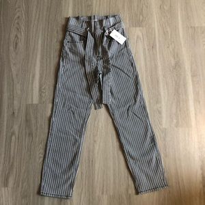 Frame Denim Belted Pleated Pegged Jeans